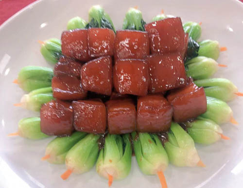 扬中食堂青菜红烧肉